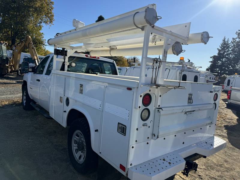 2012 Chevy 3500 Silverado Utility 4x4 (CN 1023)