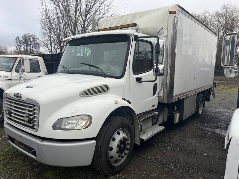 2009 Freightliner M2-106 Box Truck (CN 85)