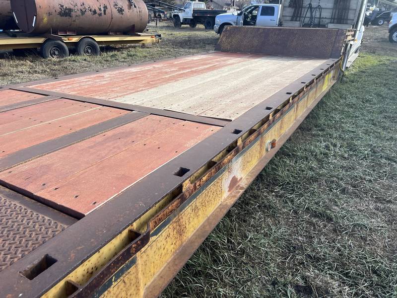 1984 Trail Ezee 42 ft Hydralic equipment trailer. (CN 4)
