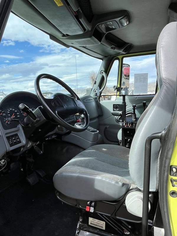 2007 IHC 7600 5 yrd dump truck, (CN 1020)