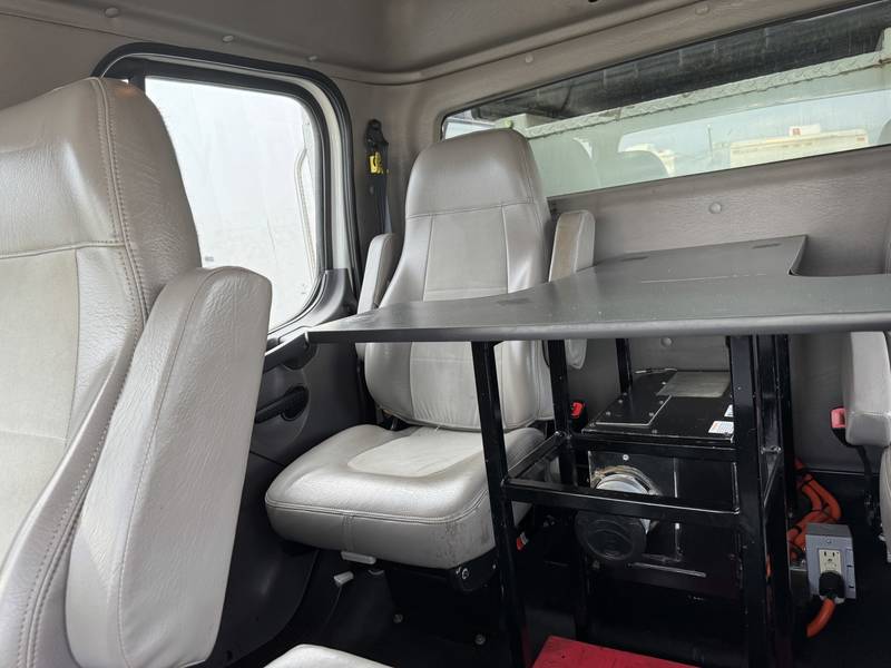 2011 Freightliner M2-106, Crewcab service.  truck. (CN 1001)