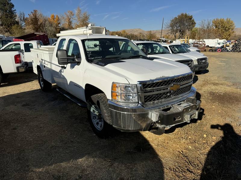 2012 Chevy 3500 Silverado Utility 4x4 (CN 1023)