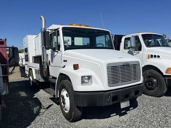 2003 Freightliner FL-80 (CN-84)