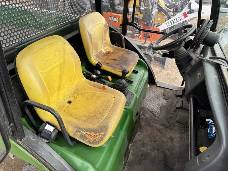 2005 JD Pro Gator 2020 , Cab, Hyd Dump, Gas