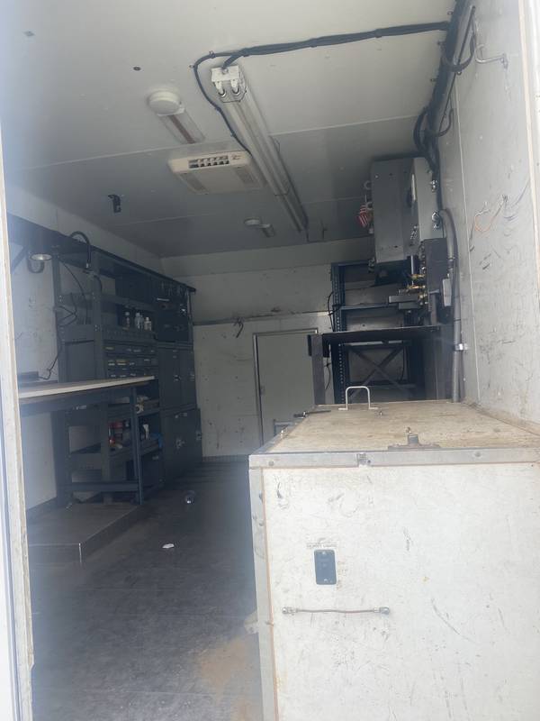 2006 Ford E450 14 ft splicing box truck (CN 40))
