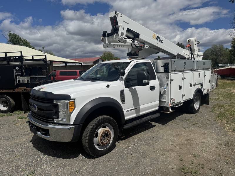 2017 Ford F550 4x4, Altec 40M , Bucket/Material Lift (CN 1052)