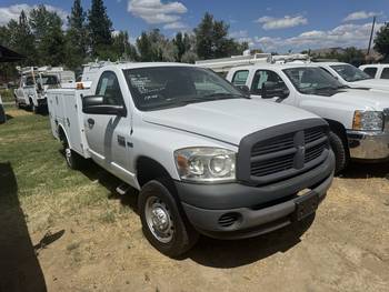 2008 Dodge 2500 4x4 utility truck (CN 2)