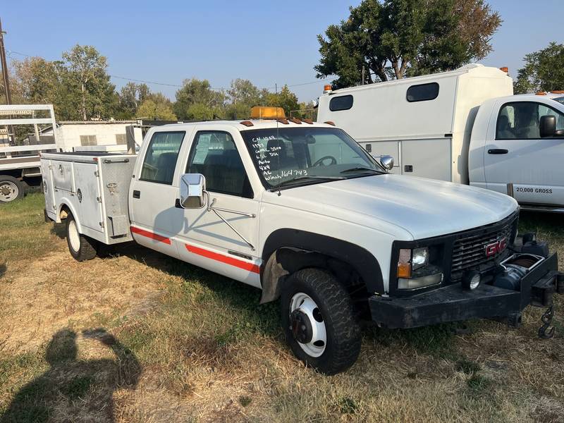 1998 GMC 3500 Crewcab Utility, 4x4, Dsl, (CN 1084)