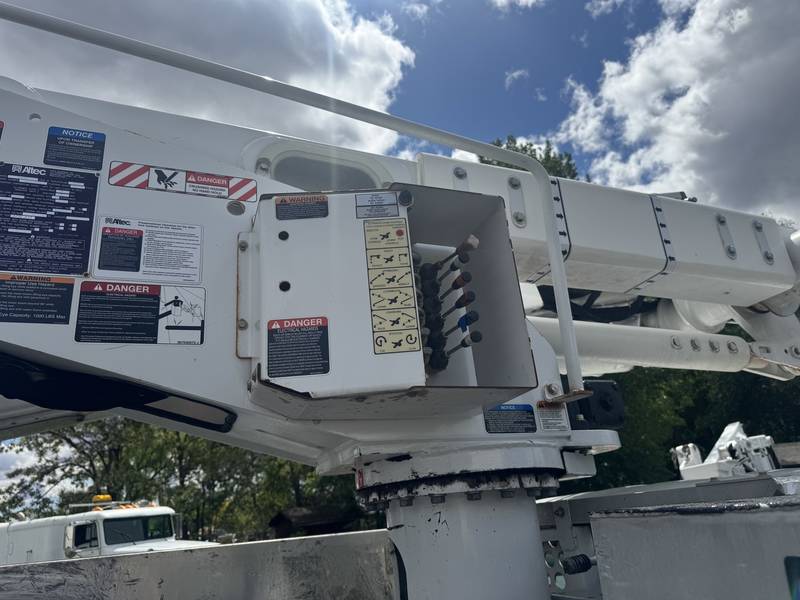 2017 Ford F550 4x4, Altec 40M , Bucket/Material Lift (CN 1052)