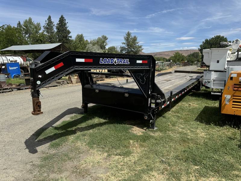 2021 Load Trail 40 ft 3-axle Gooseneck trailer W/Ramps (CN 1021)