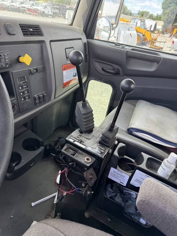 2012 Peterbuilt Model 348, Hook Chain Box Mover Truck