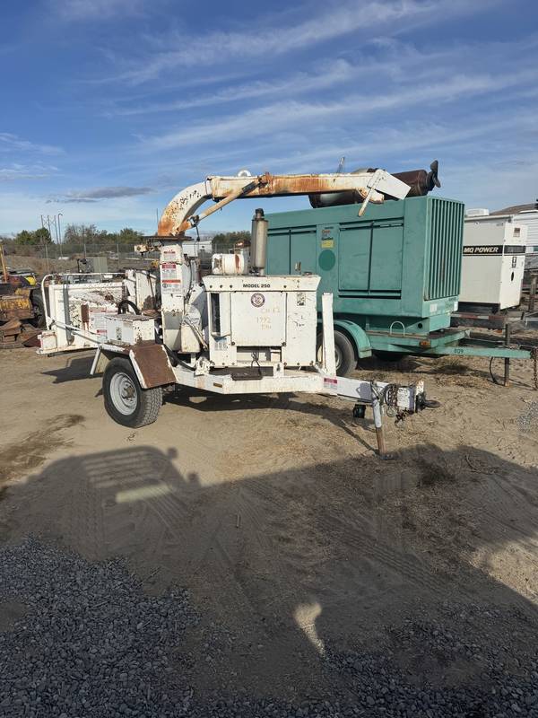 2007 Altec Dsl, 12 inch woodchipper (CN 75)