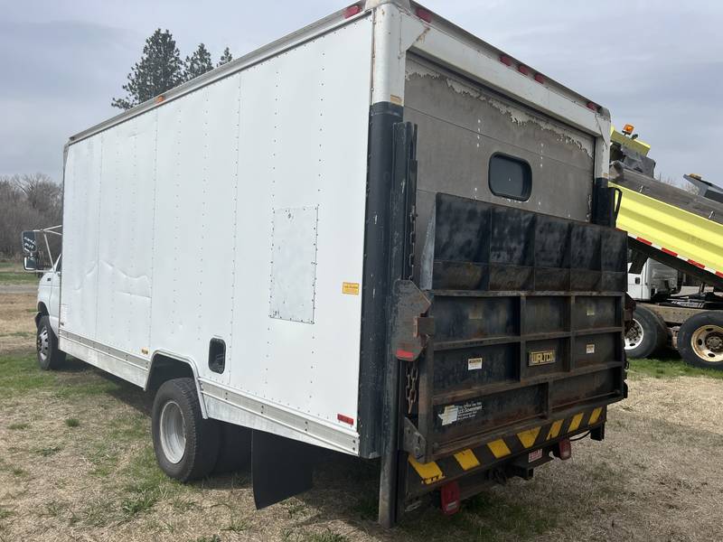 1997 Ford E350 16 ft box van w/ liftgate (CN 33))