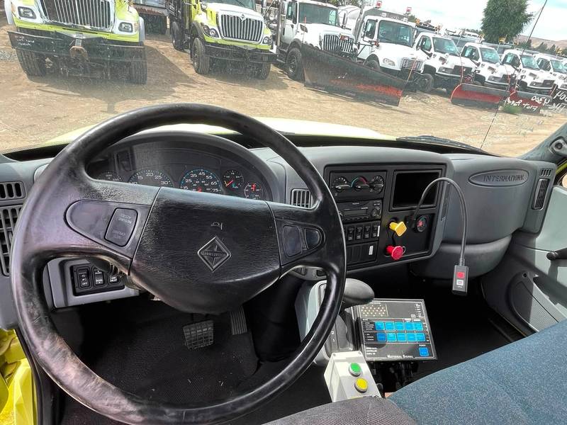 2004 IHC 4300 16 ft Flatbed Truck (CN 66)