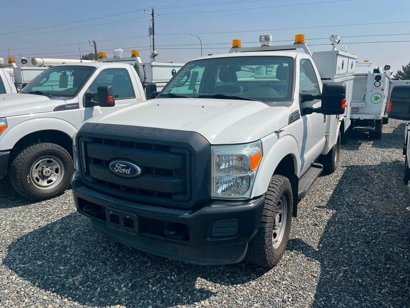 2016 Ford F350 SD 4x4 Utility Truck (CN-92)