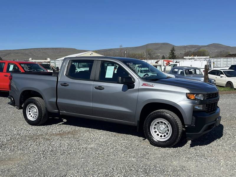 2020 chevy silverado Z71 4x4 1500 (CN-34)