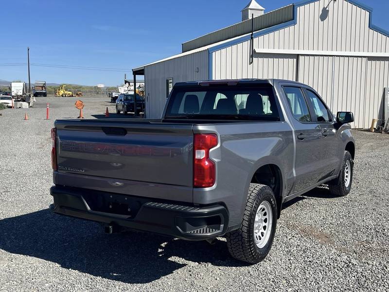 2020 chevy silverado Z71 4x4 1500 (CN-34)