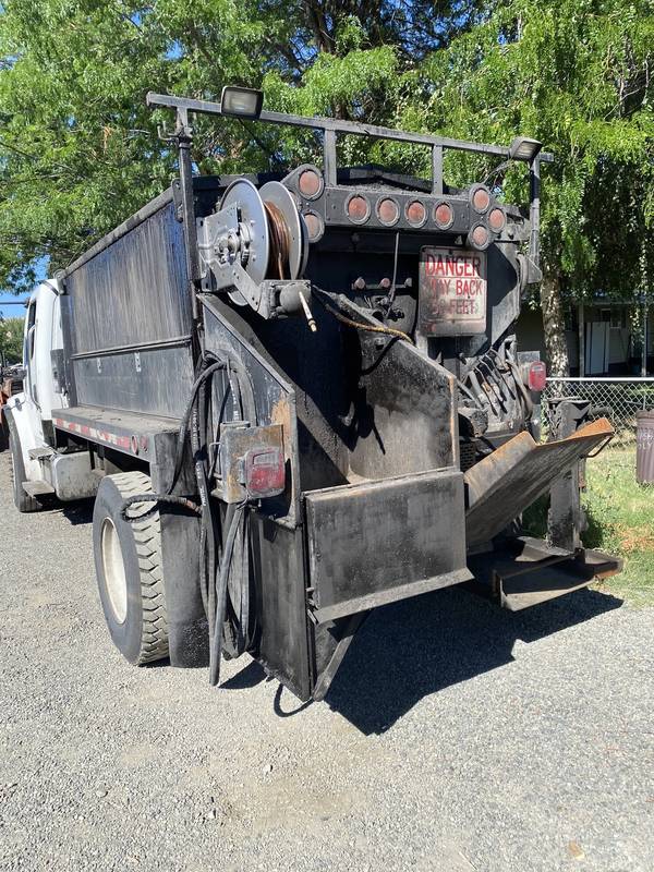 2009 Frtliner 16M, asphalt patch truck