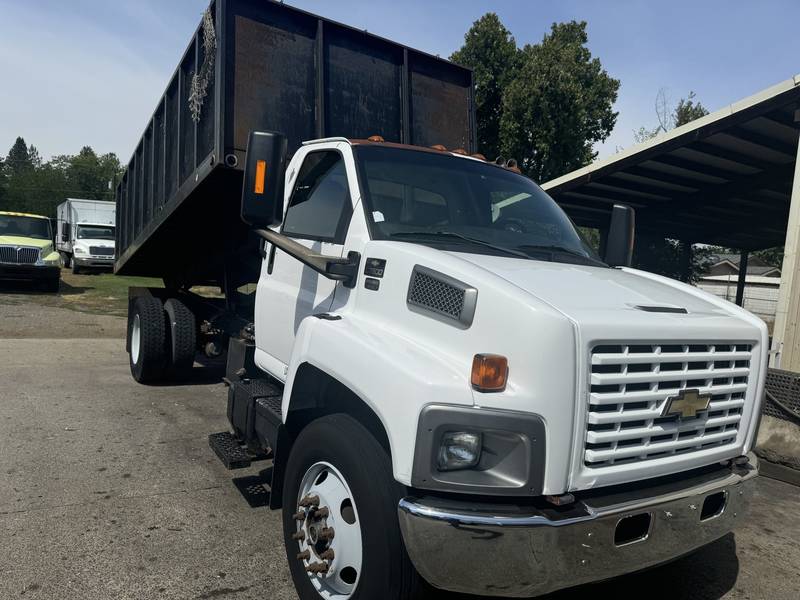 2006 Chevy C7500 18ft Dump (CN 1071)