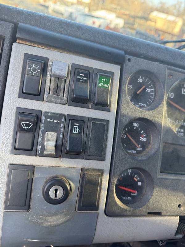 1997 Frtliner FL 80, 5 yrd dump truck, (CN 52)