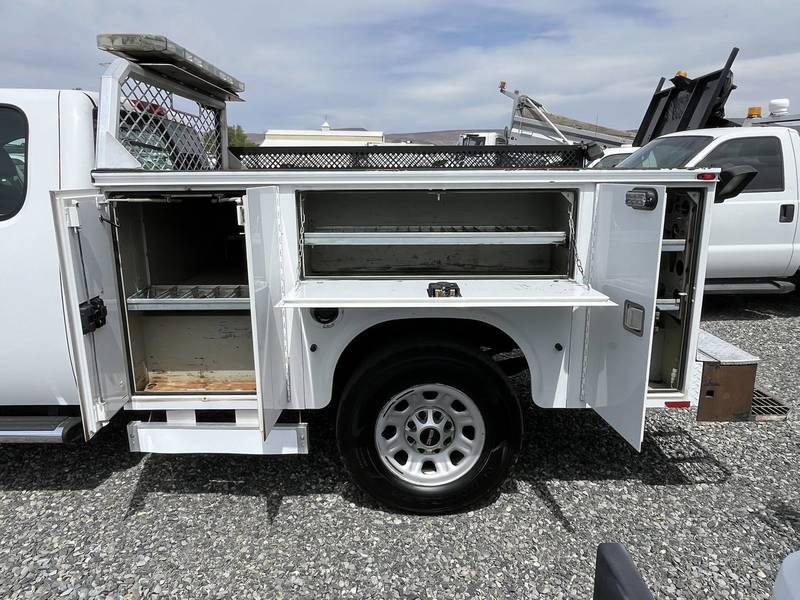 2011 GMC Sierra 3500, Utility, 4x4, Dsl, (CN-92)