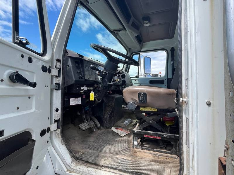 1995 International 4800 4x4