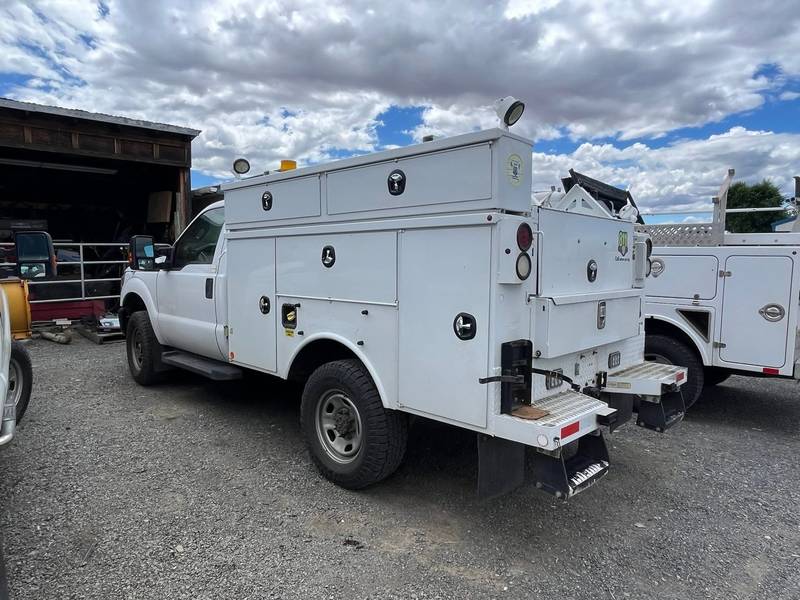 2016 Ford F350 4x4 Utility Truck