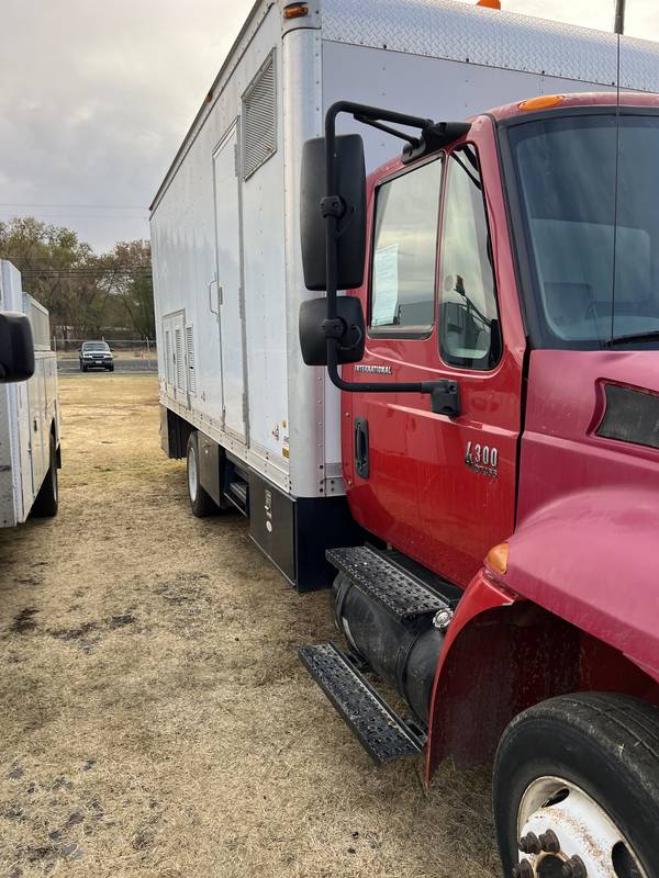 2007 IHC 4300 18ft box truck (CN 1054)