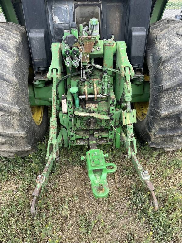 2003 John Deere 6200