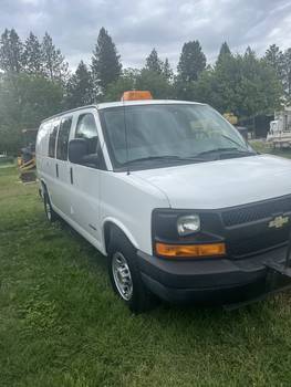 2004 Chevy 2500 Cargo Van (CN 77))