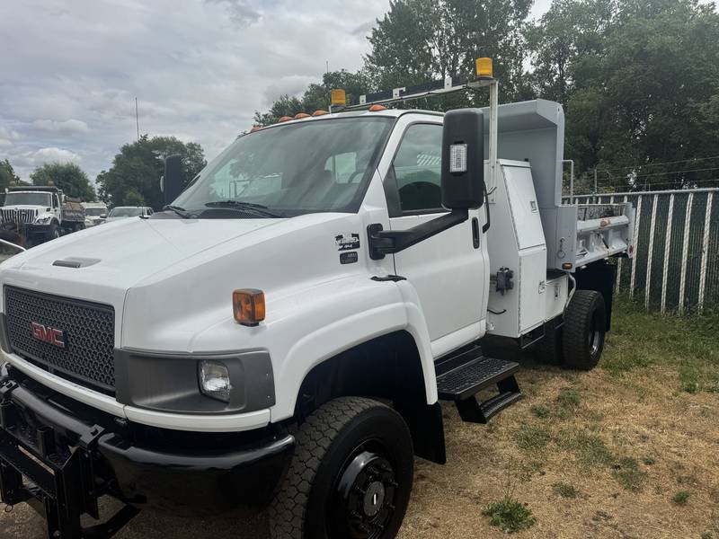 2006 GMC 5500 4x4, 3 yrd dump truck w/snow blade available (CN 67)