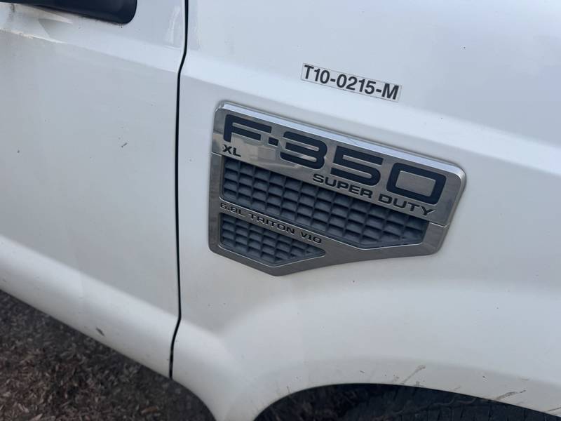 2008 Ford F350, 10 ft bed with hoist, (CN 1127)