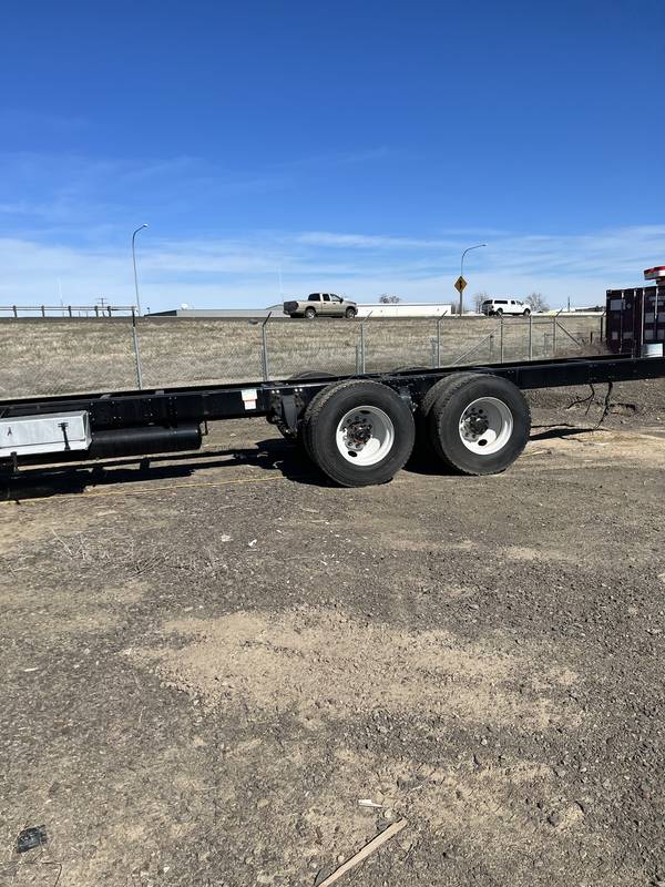 2009 Freight liner m2-112 cab chassis (CN W1017)
