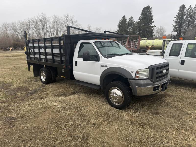 2005 Ford F450 12 ft Flatbed with lift gate.  (CN 1098)