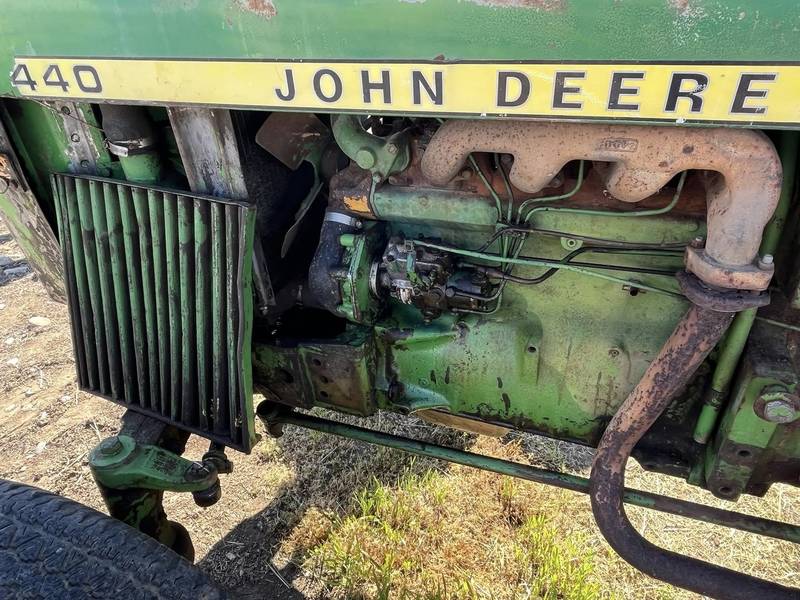 John Deere 2440