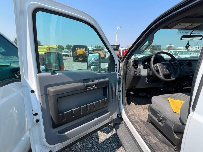 2016 Ford F350 SD 4x4 Utility Truck (CN-92)