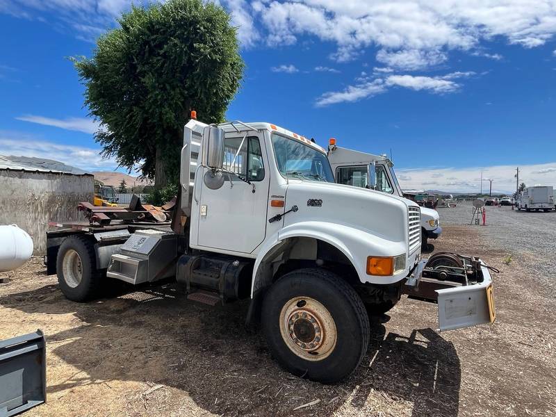 1995 International 4800 4x4