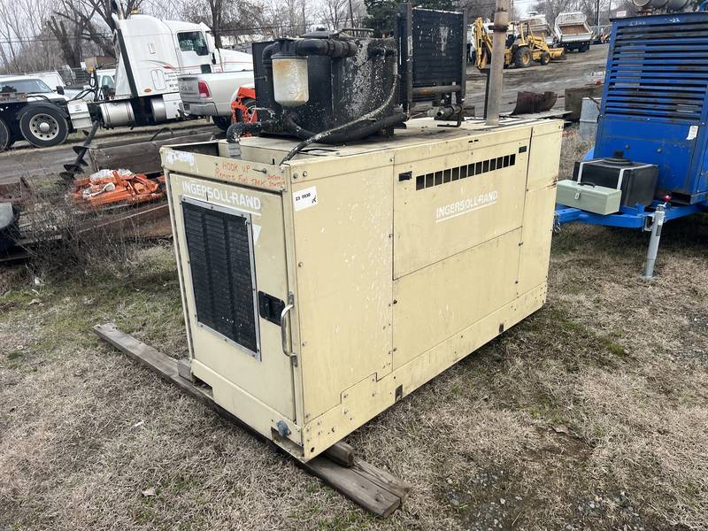  Ingersall 185 CFM JD dsl truck my air compressor with hyd wet kit