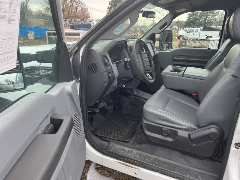 2014 Ford Ext cab, f350 4x4, DSL, service utility (CN 1086))