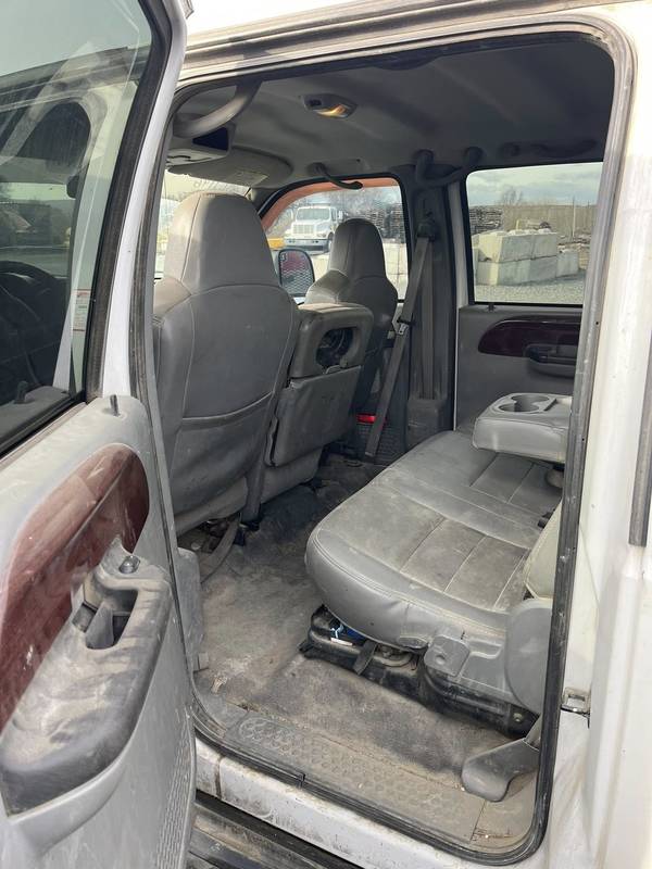 2007 Ford F450 Crew cab 4x4 (CN-1146)