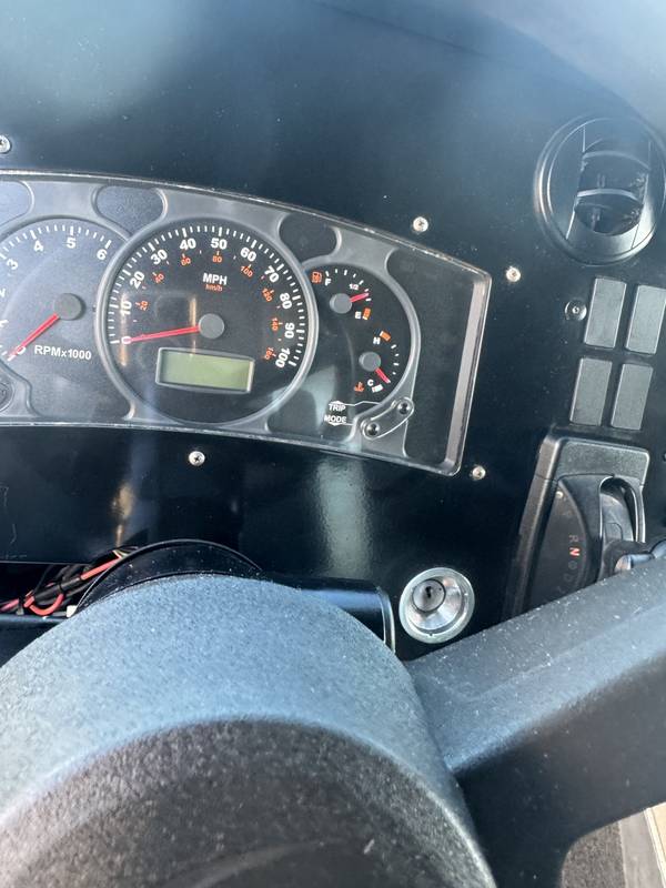 2006 Utilimaster workhorse 18 ft Van (CN 30)
