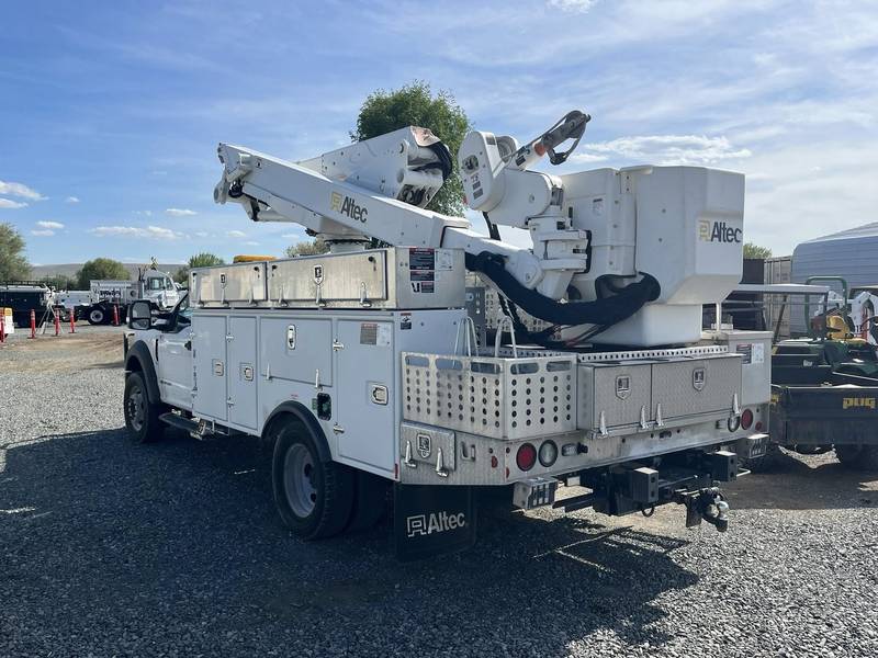 2019 Ford F550 4x4 40ft Bucket Truck W/MATERIAL LIFT  (CN 1005)