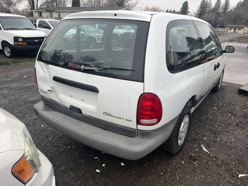 1998 Dodge Caravan passenger van (CN 1049)