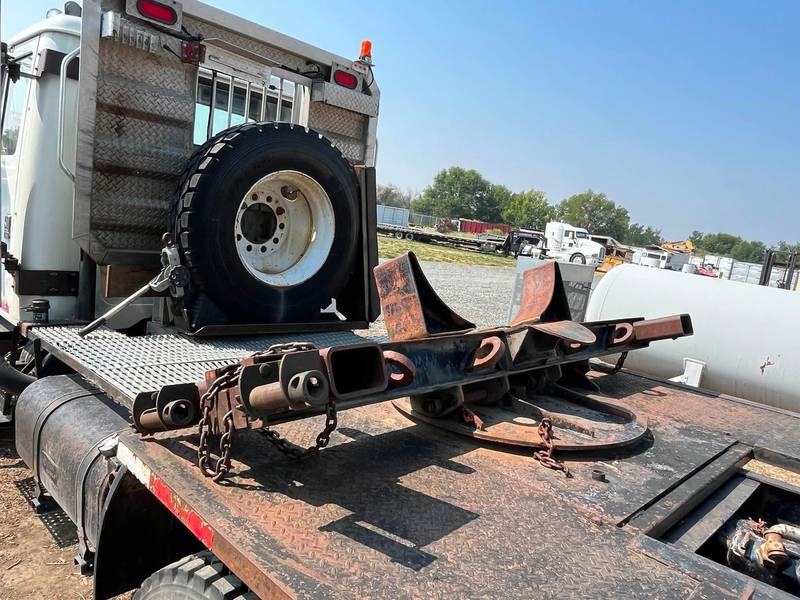 1995 International 4800 AWD Poletruck (CN-1011)