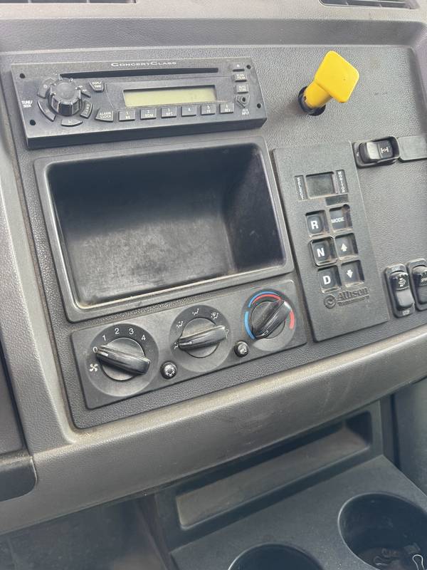 2012 Peterbuilt Model 348, Hook Chain Box Mover Truck