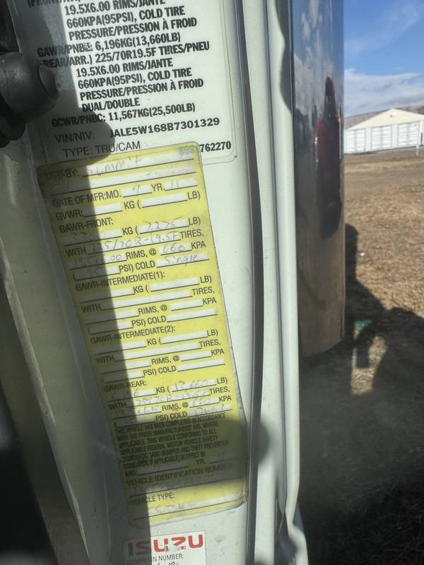 2011 Isuzu NRR 18ft Box Truck W/ Liftgate