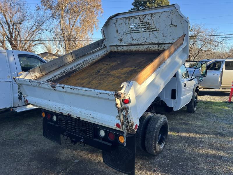 2006 Chevy 3500HD 2-3 yrd dump truck