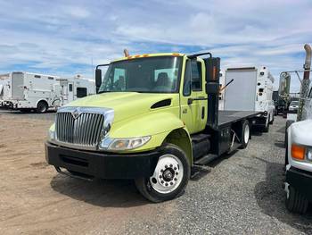 2004 IHC 4300 16 ft Flatbed Truck (CN 66)