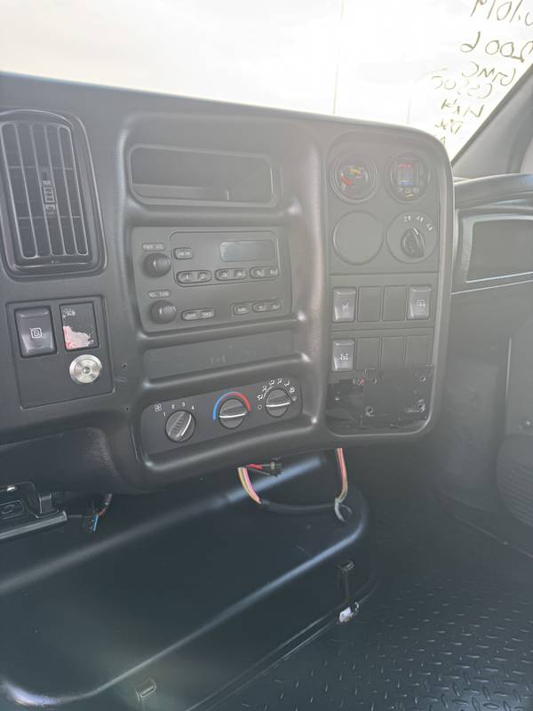 2006 GMC C5500 4x4, 4 yrd dump truck W/snowplow/sander (CN 1019)