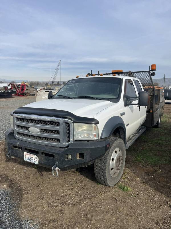 2007 Ford F450 Crew cab 4x4 (CN-1146)